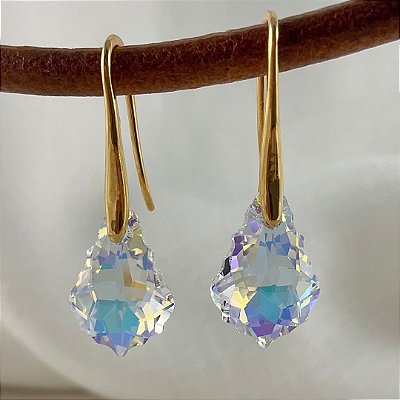 Brincos com cristal austríaco na cor boreal. Modelo barroco