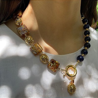 Colar “Tesouros de Tanis”  ( lápis lazuli e murano )