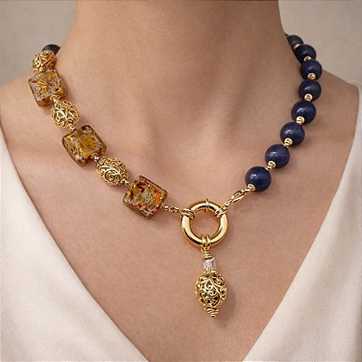 Colar “Tesouros de Tanis”  ( lápis lazuli e murano )