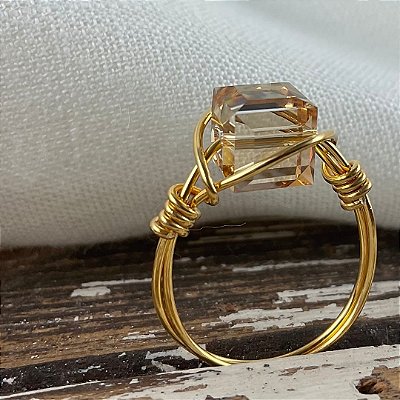 Anel “Luz de Luxor”.