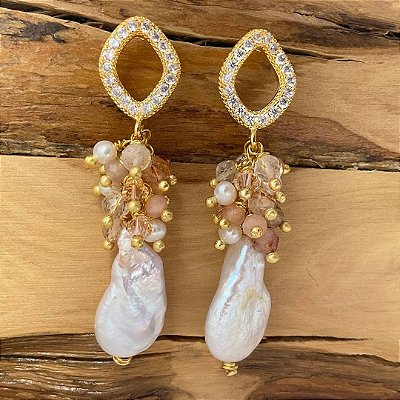 Brincos “ Via Lysis “ ( pedra da lua, quartzo rutilo e pérolas barrocas )