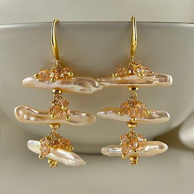 Brincos Corallo di Conca ( pérolas Biwa )