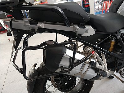 Suporte Lateral de Baús GIVI para BMW R1200 e 1250 GS