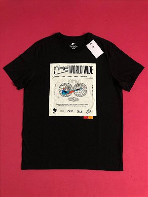 Camiseta Nike Sporstwear Worlwide Masculina