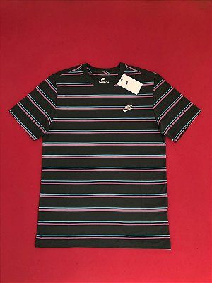 Camiseta Nike Sporstwear Listrada Club Masculina