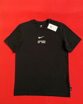 Camiseta Nike Swoosh Masculina