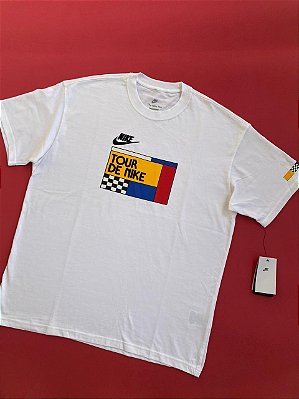 Camiseta Nike Sportswear Oversized Tour de Nike Branca Masculina