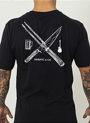 Camiseta Unibutec Modão Churrasco Cerveja Preta