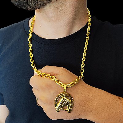 Cordão Cadeado 9mm com Trava Banhado a Ouro 18K + Pingente Ferradura