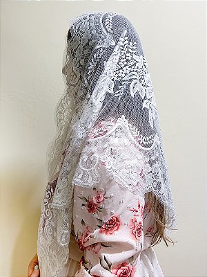 Mantilha Branca Folhas