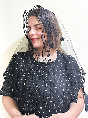 Véu Bordado Flores e Folhas Preto