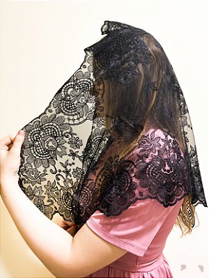 Mantilha Dourada Preta Importada