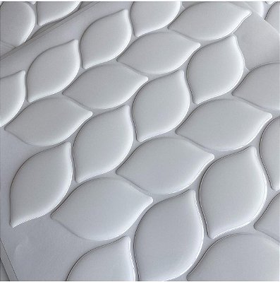 Pastilha Adesiva Resinada - Leaf White - Rejunte Branco - 1 Placa