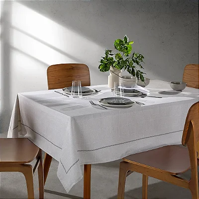 Toalha de Mesa Dohler Clean Renova Estampado 140x140 Iara D 4 Lugares