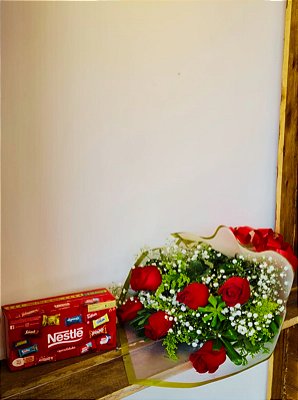 Buque de 6 Rosas Vermelhas com Caixa de Bombons Sortidos