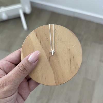 Colar Mini Cruz Cravejada em Zircônias - Prata 925