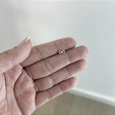 Brinco Piercing Infinito Meio Cravejado - Prata 925 e Aço