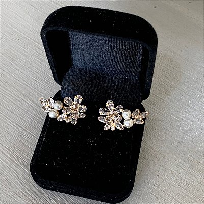 Brincos ear cuff em perolas e zirconias para noiva  modelo Giovanna