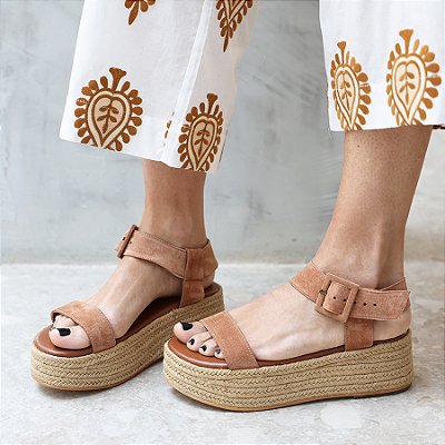 Flatform Renata Caramelo Anas