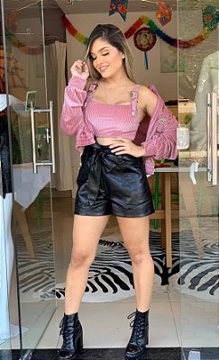 Short clochard em couro fake