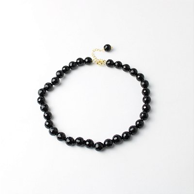 Colar Metal Curto com Esferas Facetadas Pretas