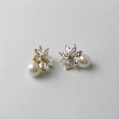 Brinco Metal Zircônia com Pérola