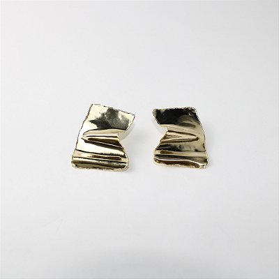 Brinco Metal Maxi Dourado