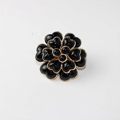 Broche Flor em Metal Esmaltado Preto e Dourado