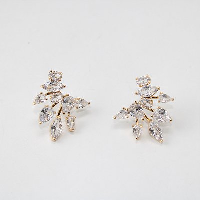 Brinco de Metal com Zircônias Cristais Design Folhas