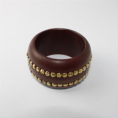 Pulseira Bracelete em Madeira com Tachas Douradas