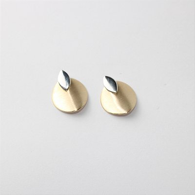 Brinco Redondo Bicolor Dourado e Prata Fosca