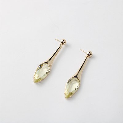 Brinco de Metal Pendente com Zircônia Gota