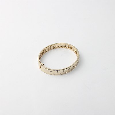 Bracelete de Metal Polido com Pontos de Luz em Cristal