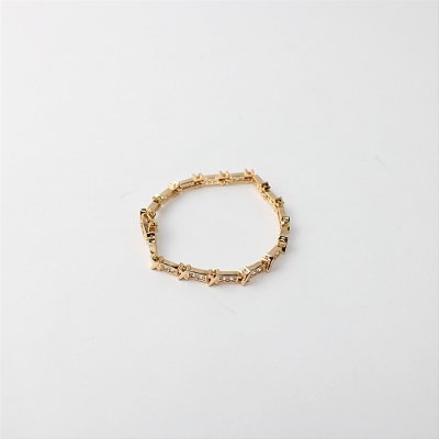Pulseira de Metal com Elos Cravejados e Detalhe em X