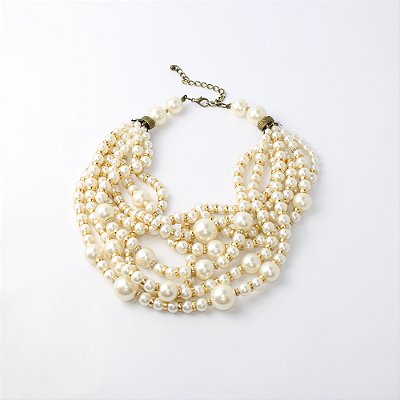 Colar de Pérolas Multivoltas com Detalhes Ouro Velho