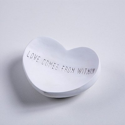 Coração LOVE COMES FROM WITHIN
