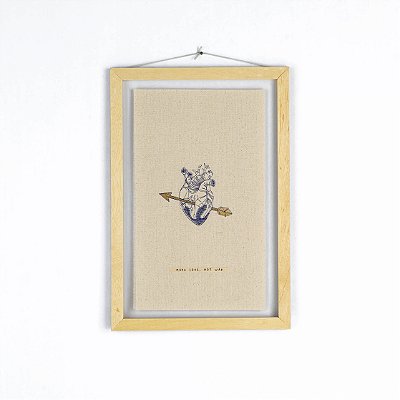 Quadro Moldura Acrílico Duplo Bordado G - Coração anatomico - Make Love not War