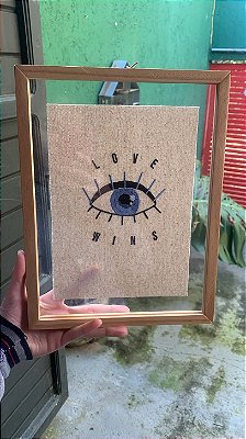 Quadro Moldura Acrílico Duplo Bordado - Love Wins