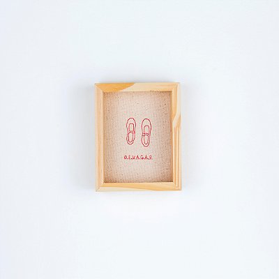 Quadro Caixa Bordado com Acrílico P – Devagar