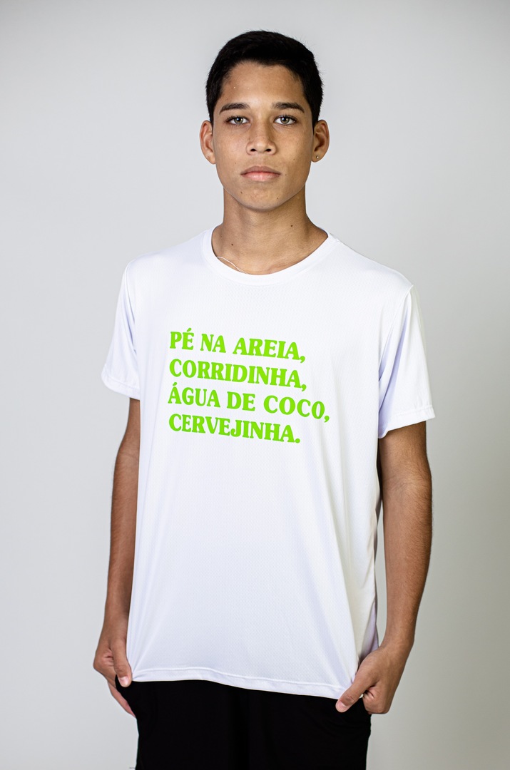 CAMISETA PÉ NA AREIA