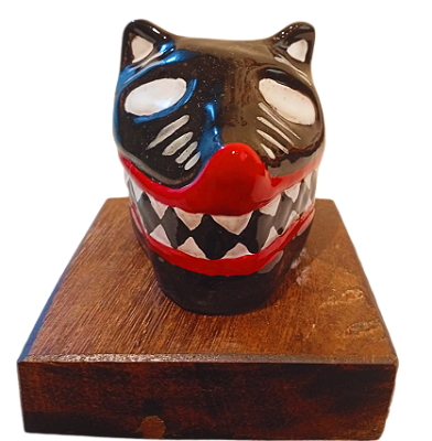 Cabeça La Ursa Vitrificada com Base de Madeira