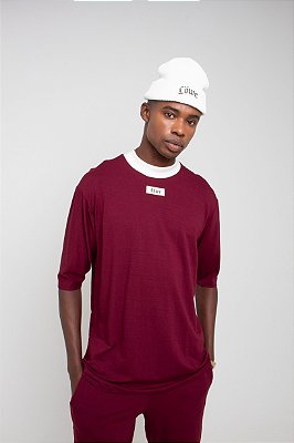 Camiseta Oversized Vinho
