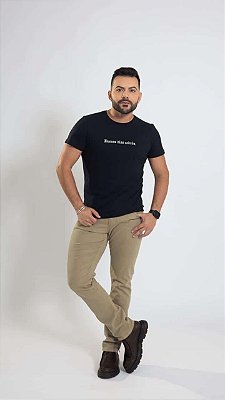 CAMISETA MALHA ESTAMPADA BUENOS DIAS PRETO