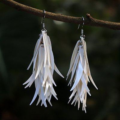 Brinco pena tecno branco