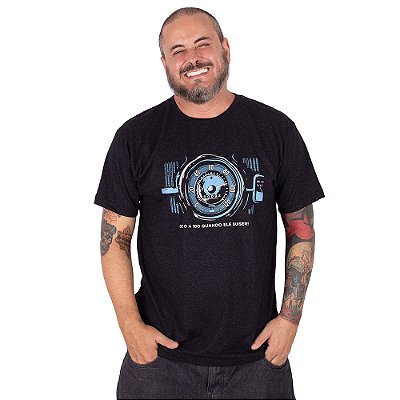 Camiseta Plus Size Fusca Zero a Cem Preto Jaguar.