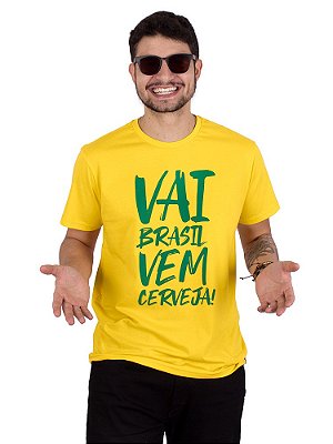 Camiseta Vai Brasil Vem Cerveja Amarela.