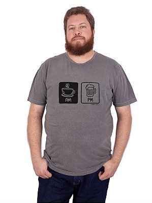 Camiseta Plus Size Estonada Cerveja AM PM Cinza.