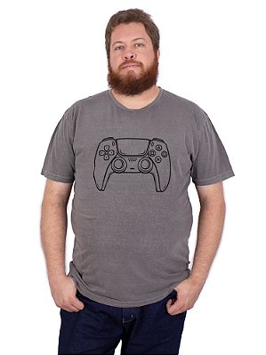 Camiseta Plus Size Estonada Controle Gamer Cinza.