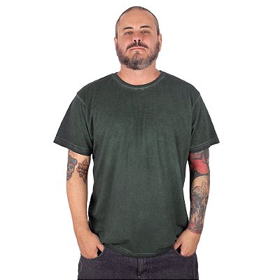 Camiseta Plus Size Básica Estonada Verde Musgo.