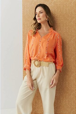 Blusa Plus Size Laranja Bordada Com Florais E Detalhes De Renda - 5515